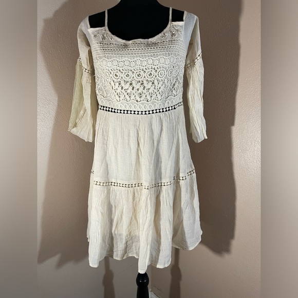 Vivid Collection of NY Crochet Boho Hippy Cold Shoulder Dress - Picture 1 of 5